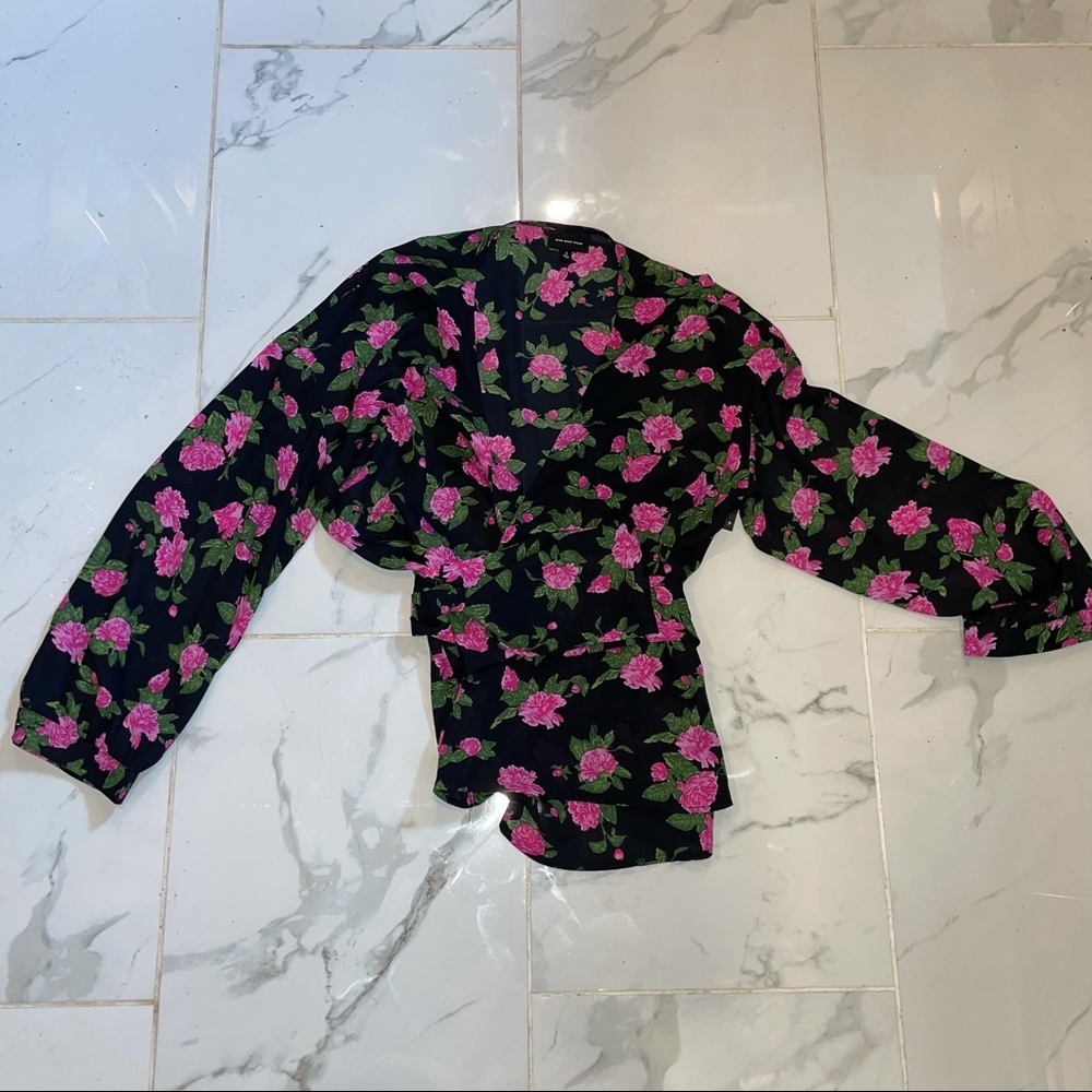 Who What Wear Black Pink Rose Wrap Top - Picture 2 of 6